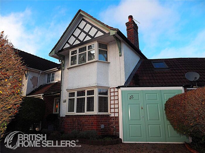 4 Bedroom Semi Detached House For Sale In Woodlands Road, Sparkhill, Birmingham, West Midlands, B11