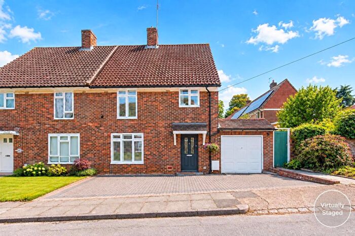 3 Bedroom Semi-detached House For Sale In Chalk Pit Road, Banstead, SM7