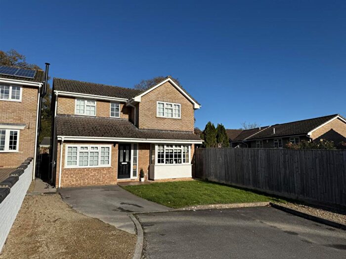 4 Bedroom Detached House For Sale In Barnaby Close, Midsomer Norton, BA3