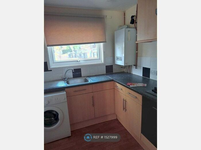 4 Bedroom Terraced House To Rent In Foxwell Square, Northampton, NN3