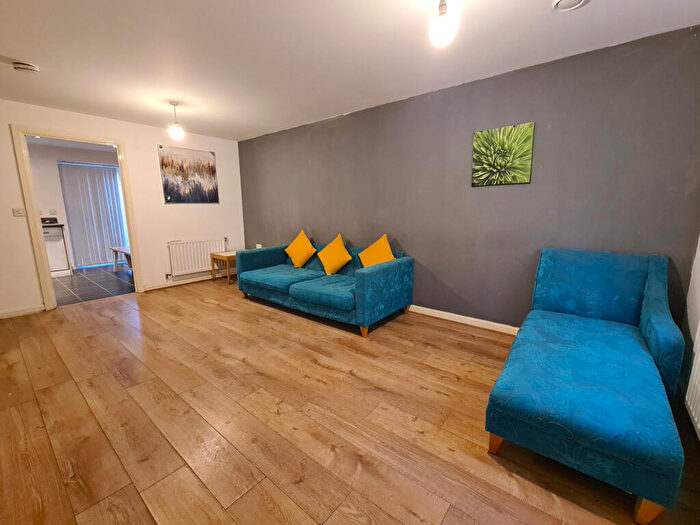 3 Bedroom Semi Detached House To Rent In Kingfisher Close, Coventry, West Midlands, CV2