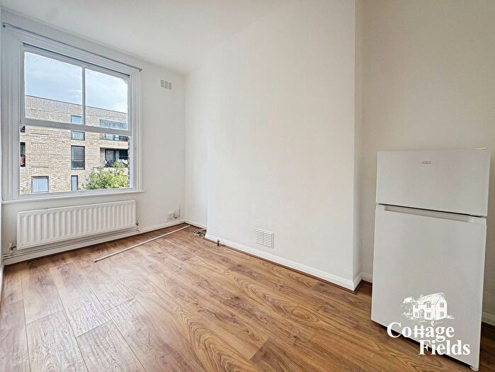 2 Bedroom Maisonette To Rent In St. Thomas's Road, London, N4