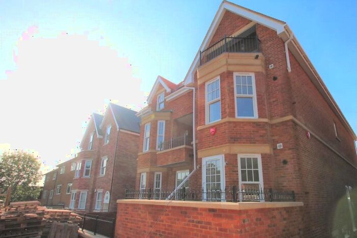 2 Bedroom Flat To Rent In South Park Hill Road, South Croydon, CR2