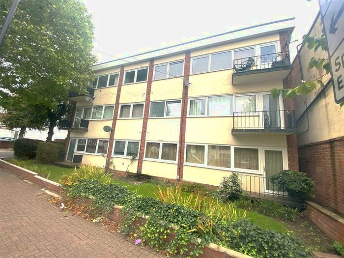 2 Bedroom Flat To Rent In Chiltern Court Louden Avenue Coundon Coventry, CV6