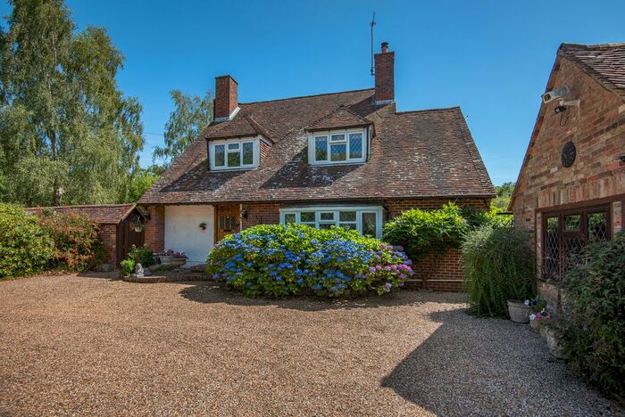 4 Bedroom Cottage For Sale In Lenham Road, Maidstone, ME17