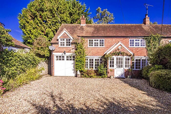 3 Bedroom House For Sale In Honeycroft Cottages, Upper Basildon, RG8