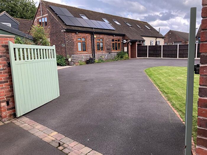 4 Bedroom Semi-detached House To Rent In Laburnum Grove, Fauld, Tutbury, DE13