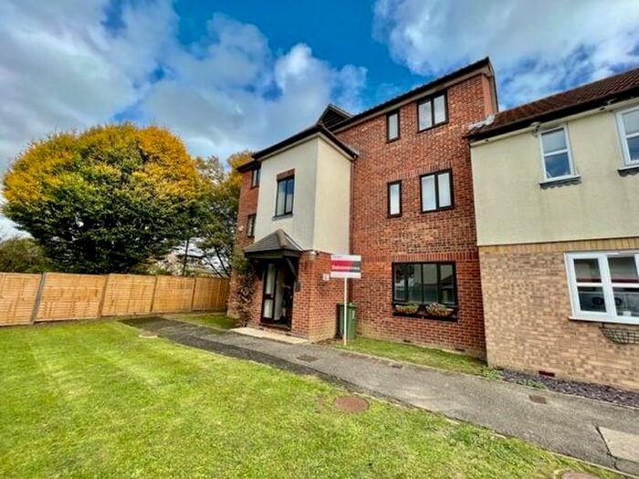 1 Bedroom Flat To Rent In Steeple View, Basildon, SS15