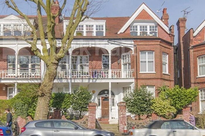 2 Bedroom Flat To Rent In Queens Avenue, Muswell Hill, N10