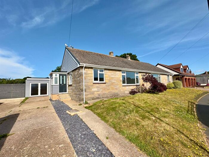 2 Bedroom Semi-Detached Bungalow To Rent In Totland Bay, PO39