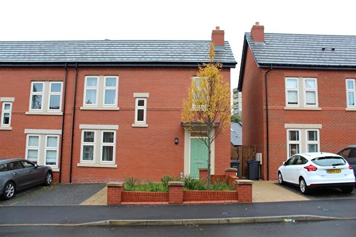 2 Bedroom Semi Detached House To Rent In Steel Maitland Avenue, Birmingham, B23