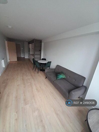 2 Bedroom Flat To Rent In Capella Court, Purley, CR8