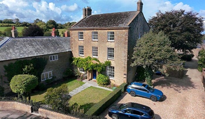 3 Bedroom Flat For Sale In Abbey Street, Crewkerne, TA18
