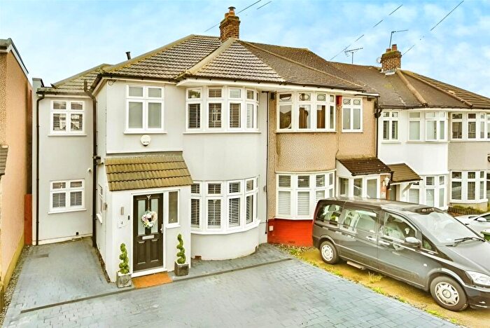 4 Bedroom End Of Terrace House To Rent In Somerset Avenue, Welling, DA16