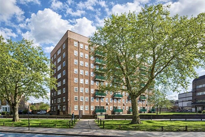 2 Bedroom Flat For Sale In Worsopp Drive, Clapham, London, SW4