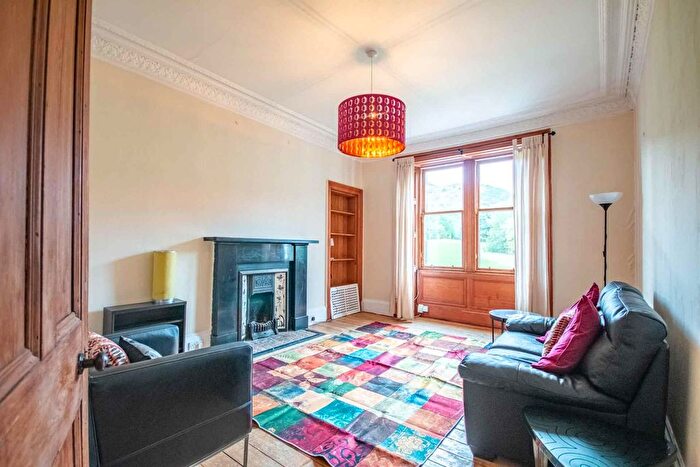 2 Bedroom Flat To Rent In Royal Park Terrace, Edinburgh, EH8