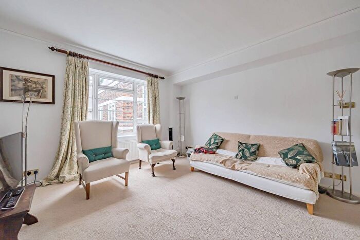 2 Bedroom Flat For Sale In Marsham Street, Westminster, London, SW1P
