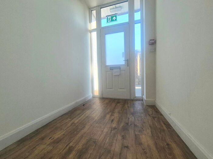 1 Bedroom Flat To Rent In Shay Lane, Halifax, HX2