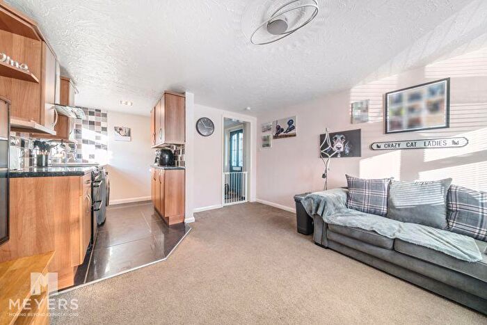 1 Bedroom Flat To Rent In Station Road, Wimborne, BH21