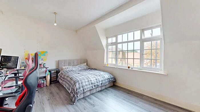 3 Bedroom Flat To Rent In London Rd, Isleworth, TW7