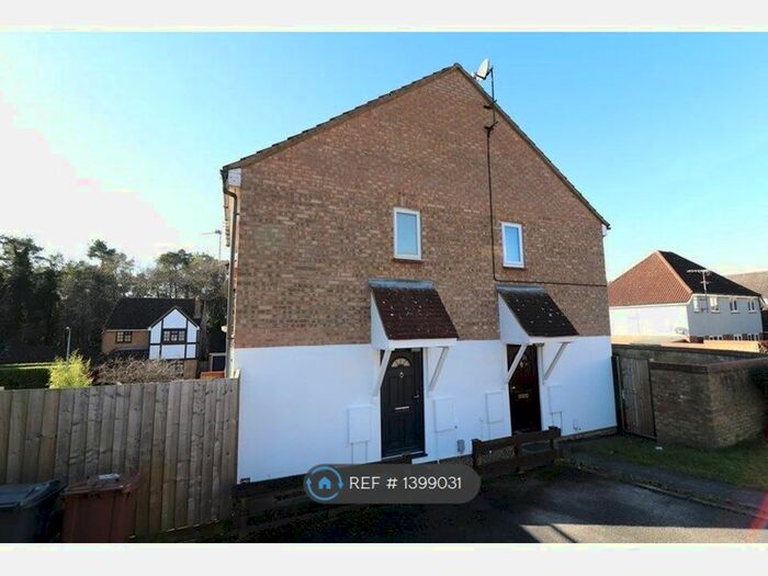 1 Bedroom Terraced House To Rent In Conifer Walk, Stevenage, SG2