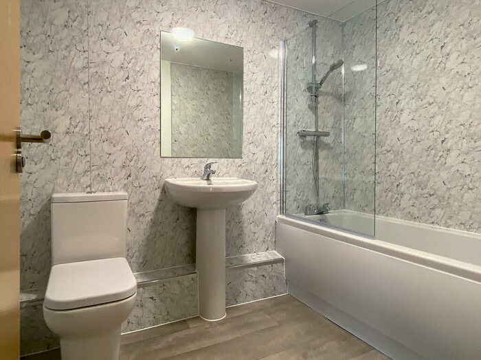 2 Bedroom Apartment To Rent In Wheatley Court, Halifax, HX2