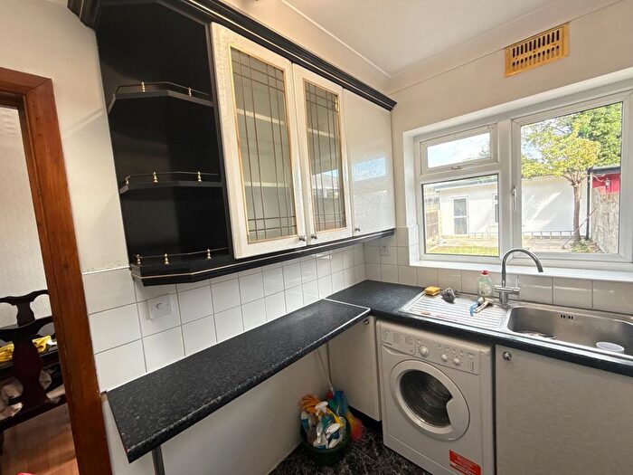 4 Bedroom Terraced House To Rent In George V Way, Perivale, London, Greater London, UB6