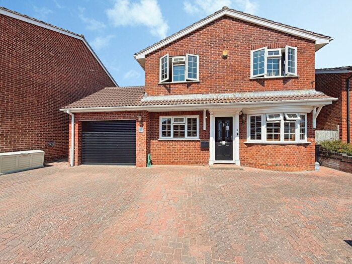 4 Bedroom Detached House For Sale In Hursley Drive, Langley, SO45
