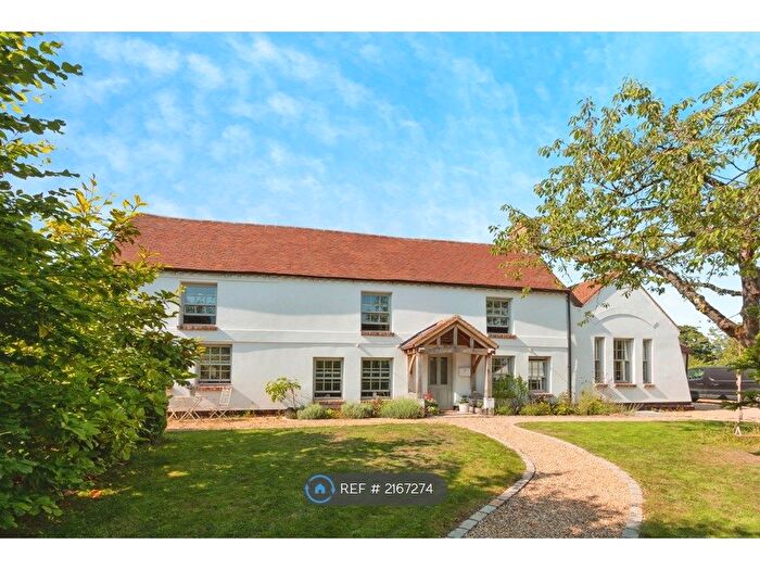 5 Bedroom Detached House To Rent In Cherry Tree Road, Rowledge, GU10