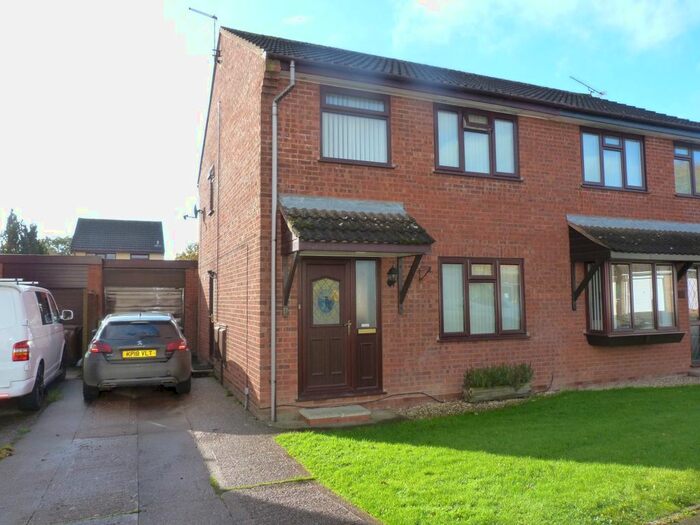 3 Bedroom Semi-Detached House To Rent In Chestnut Drive, Willand, Cullompton EX15