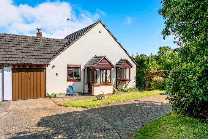 2 Bedroom Detached House To Rent In Gorrell Close, Tingewick, MK18