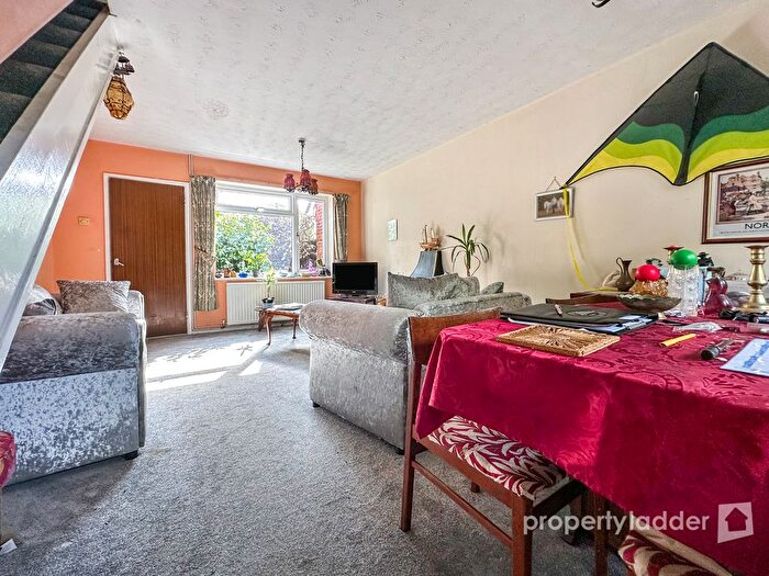 3 Bedroom End Of Terrace House For Sale In Brayfield Way, Norwich, NR6