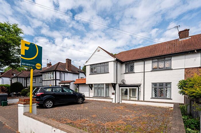 4 Bedroom Semi Detached House For Sale In London Lane, Bromley, BR1