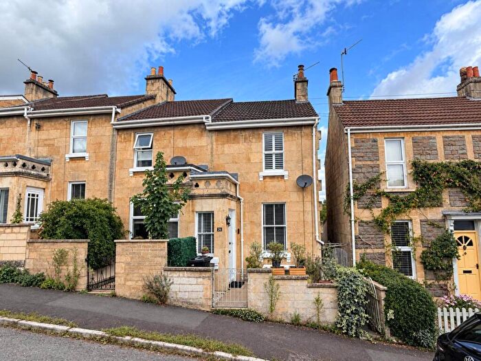3 Bedroom End Of Terrace House For Sale In Hampton View, Bath, BA1