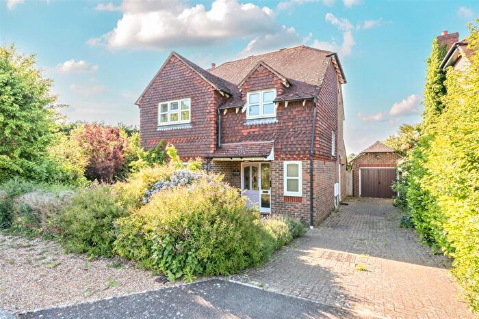 3 Bedroom Detached House For Sale In Kilnbridge Close, East Farleigh, ME15