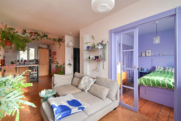 1 Bedroom Flat To Rent In Marina, St. Leonards-On-Sea, TN38