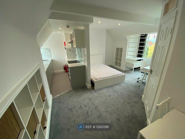 Studio To Rent In Park Road, Loughborough LE11