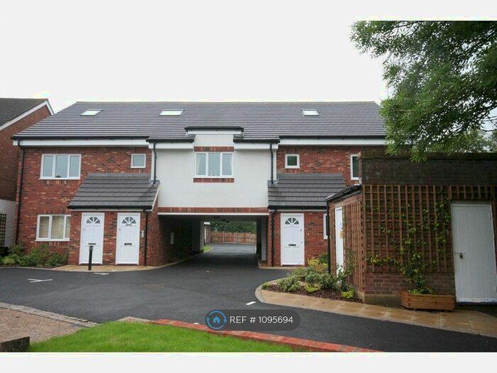 2 Bedroom Flat To Rent In Bayford Court, Harpenden, AL5