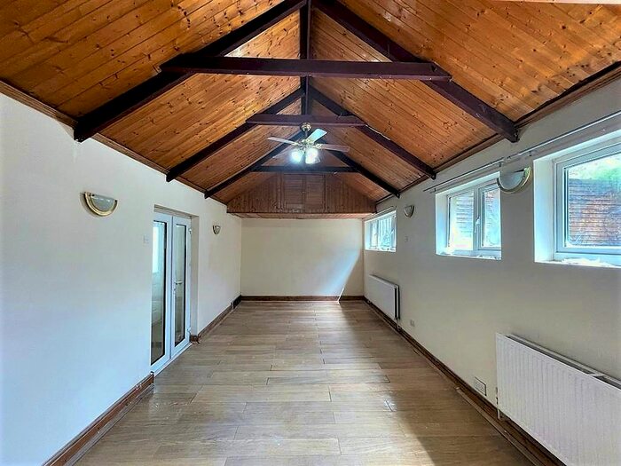 3 Bedroom Terraced House To Rent In St James's Road, , Croydon, CR0