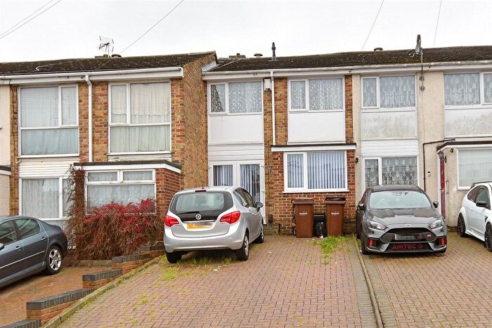 3 Bedroom Terraced House For Sale In Southwark Road, Strood, Rochester, Kent, ME2