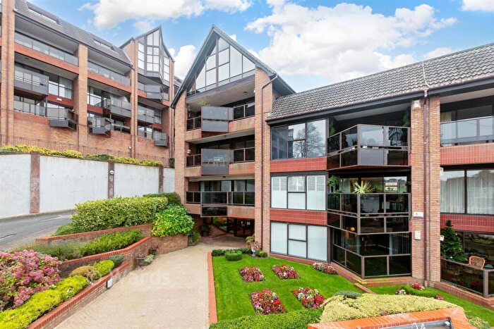 2 Bedroom Apartment For Sale In Esplanade, Esplanade, Rochester, Kent, ME1