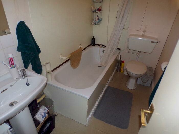 1 Bedroom Flat To Rent In Tredegar Road, Bow, London, E3