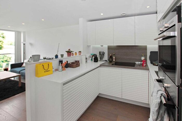 2 Bedroom Apartment To Rent In Central Street, London, EC1V