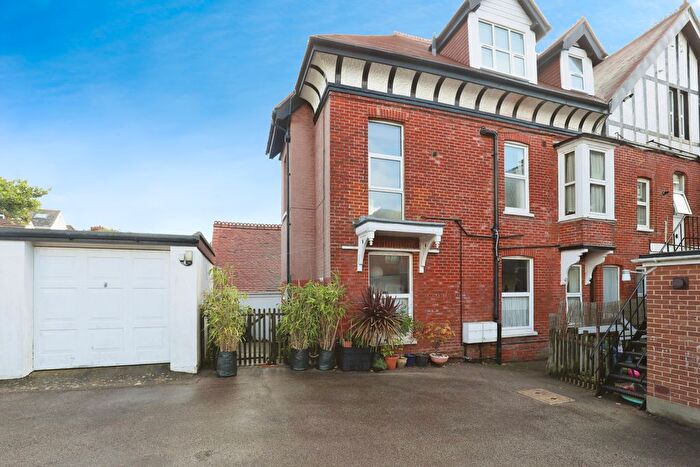 1 Bedroom Flat For Sale In Florence Road, Bournemouth, Dorset, BH5