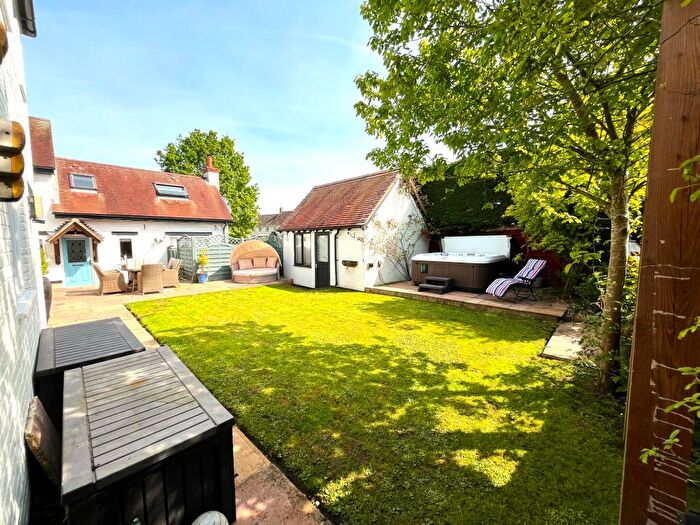 4 Bedroom Character Property For Sale In High Street, Fernham, Faringdon, SN7