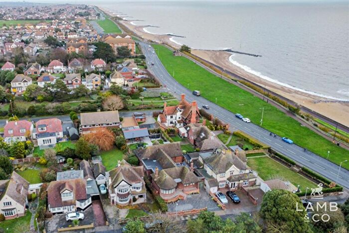 4 Bedroom Detached Bungalow For Sale In Lancaster Gardens East, Clacton-On-Sea, CO15