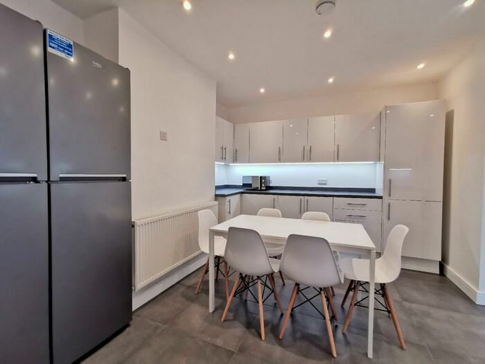 6 Bedroom House To Rent In Lower Road, Beeston, Nottingham, Nottinghamshire, NG9