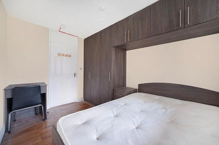 4 Bedroom Flat To Rent In New Place Square, Bermondsey, SE16