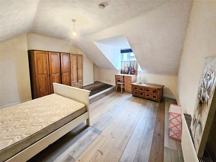 2 Bedroom Flat To Rent In Somers Road, Southsea, Hampshire, PO5