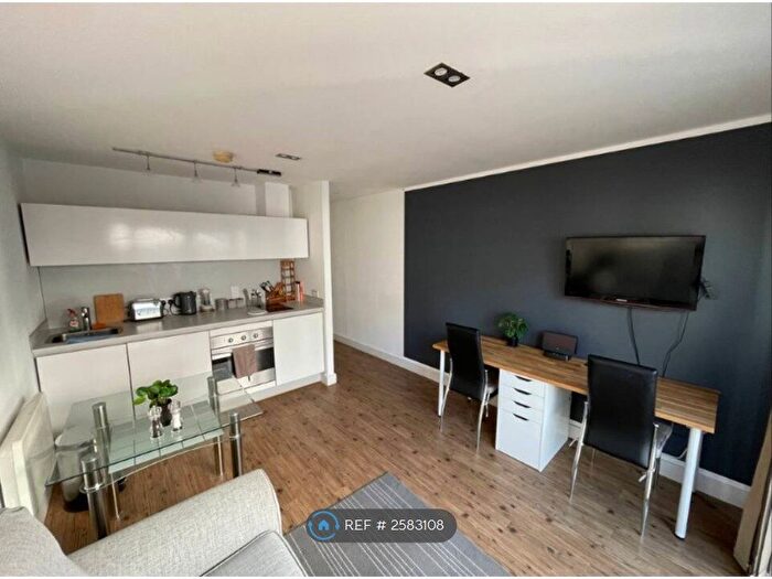 Studio To Rent In Hub, Birmingham, B4